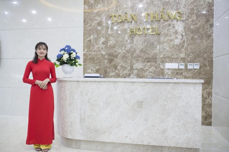 Lễ tân chu đáo, tận tâm