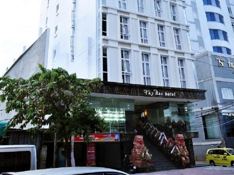 Khách sạn Tây Bắc với gam màu trắng nhẹ nhàng