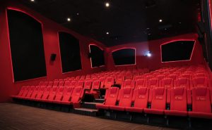 Phòng chiếu phim rộng rãi, thoải mái