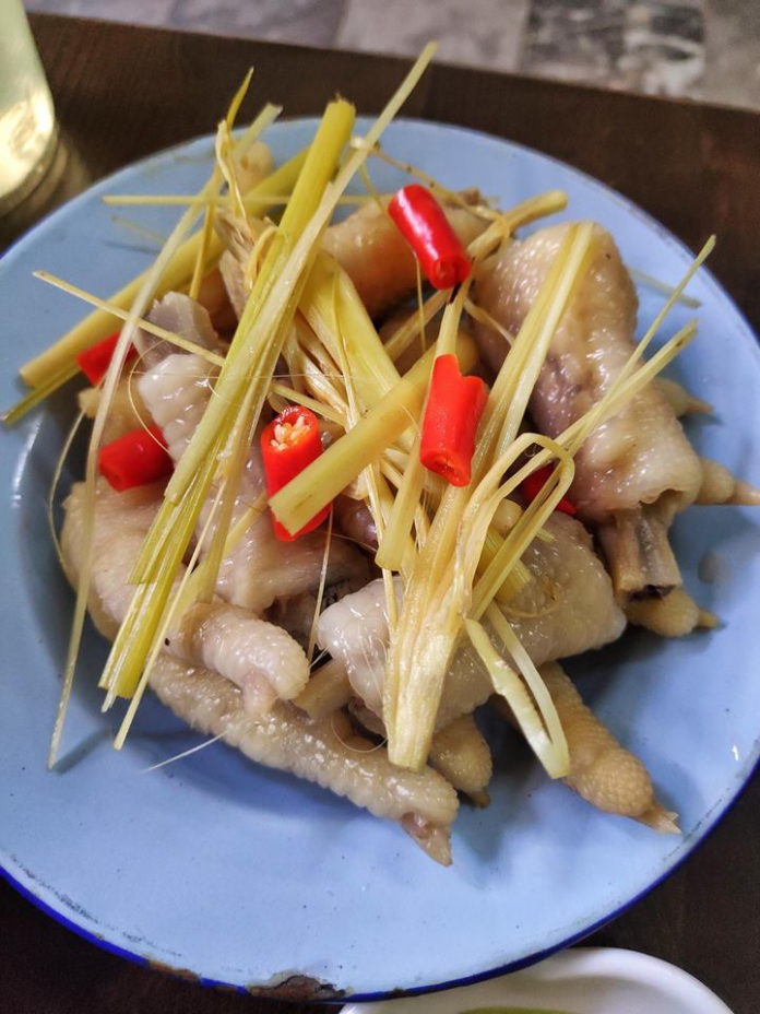 Món chân gà sả ớt của quán 7C Nguyễn Công Trứ