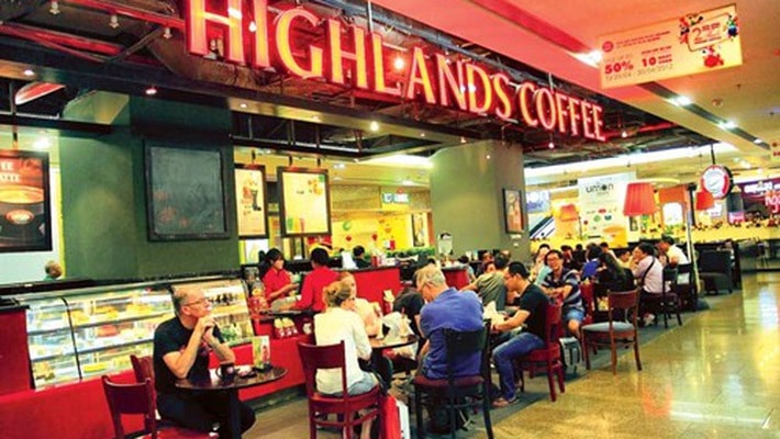 Lượng khách khá đông đúc tại một chi nhánh highland